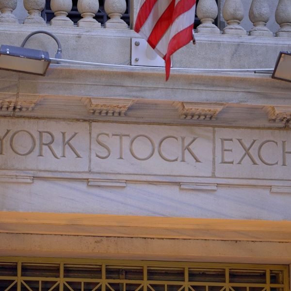 Stocks Settle Higher as a Weak Jobs Report Allays Rate Hike Fears