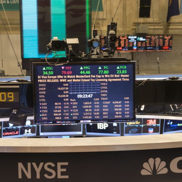 Stocks Settle Lower as Rising Crude Prices Spur Inflation Fears